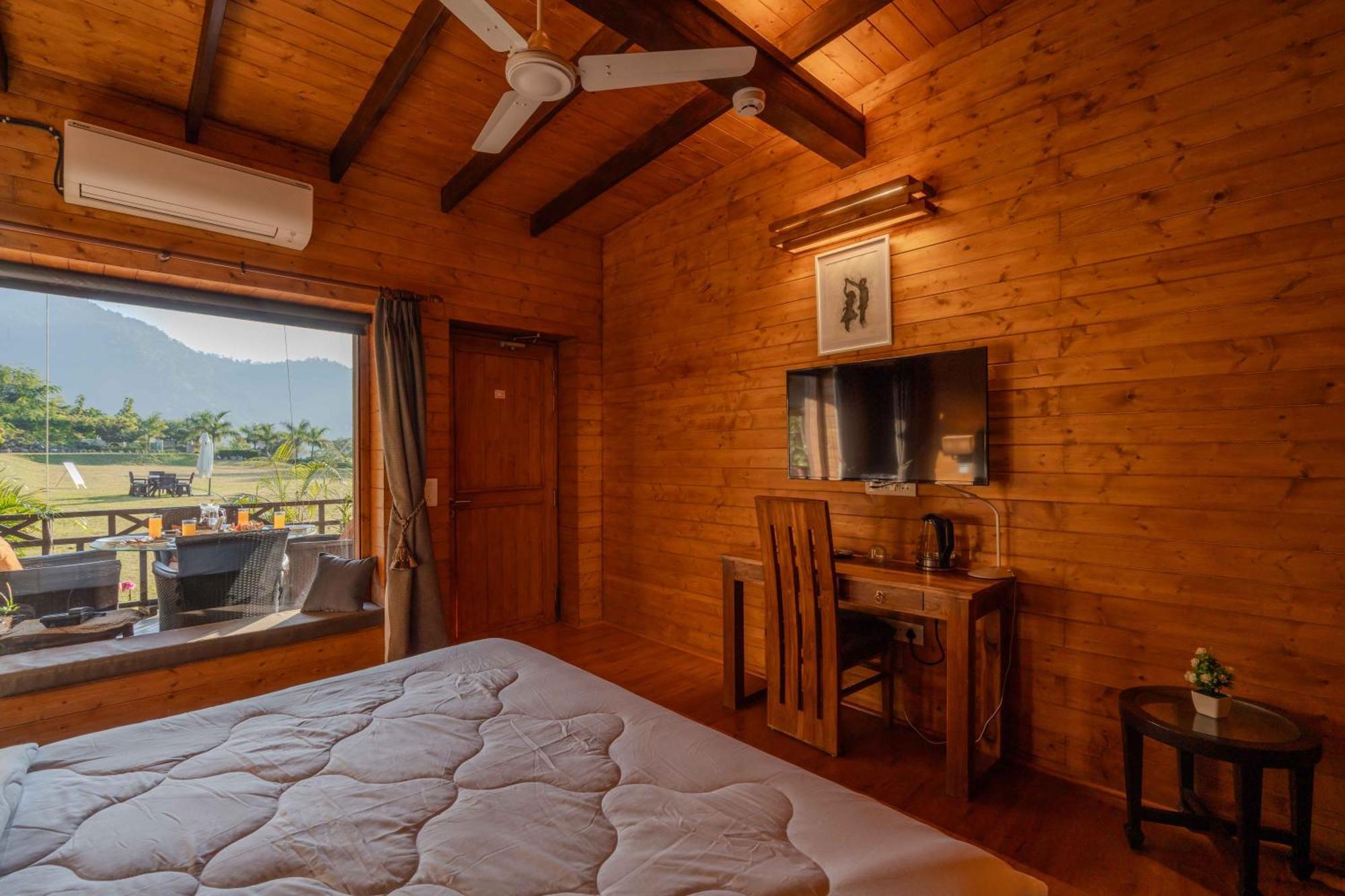 Saffronstays Timber Crest Dehradun Extérieur photo